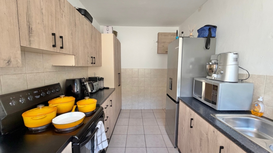 To Let 3 Bedroom Property for Rent in Longdown Western Cape